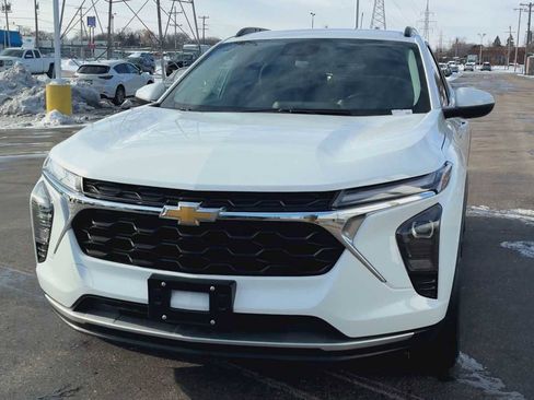 Certified 2024 Chevrolet Trax LT w/ Driver Confidence Package image 7