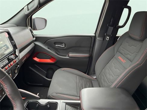 Used 2025 Nissan Frontier Pro-X w/ Pro Convenience Package image 17