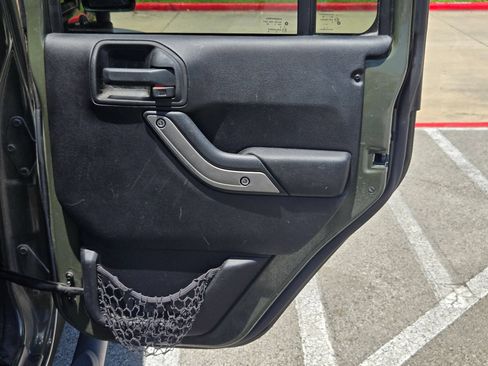 Used 2015 Jeep Wrangler Unlimited Sport w/ Quick Order Package 24S AWD/4WD image 26