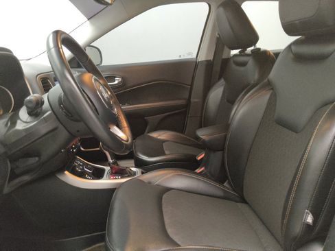 Used 2018 Jeep Compass Latitude w/ Popular Equipment Group AWD/4WD image 17
