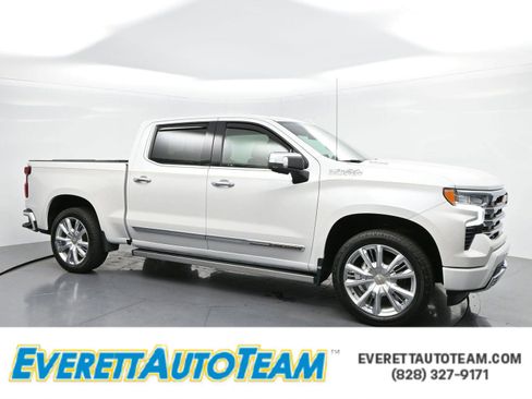 Used 2022 Chevrolet Silverado 1500 High Country w/ High Country Premium Package AWD/4WD image 1