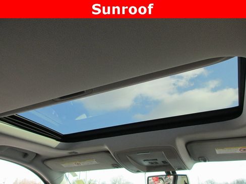 Used 2015 GMC Sierra 2500 Denali w/ Suspension Package, Off-Road image 15