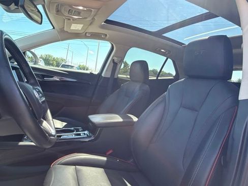 Used 2023 Buick Envision Essence w/ Sport Touring Package FWD image 21