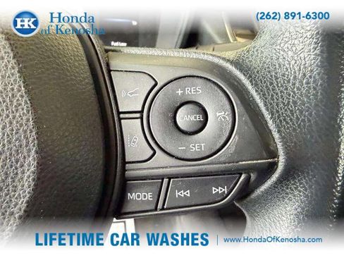 Used 2020 Toyota Corolla LE image 12