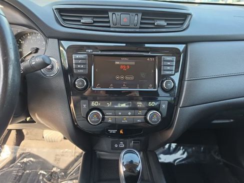 Used 2020 Nissan Rogue SV AWD/4WD image 17