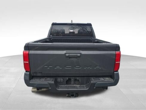 Used 2025 Toyota Tacoma TRD Off-Road image 5