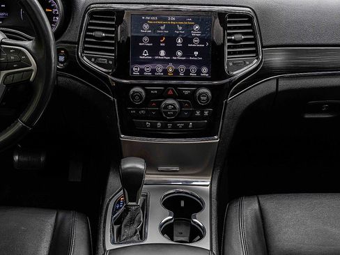 Used 2022 Jeep Grand Cherokee Limited image 11