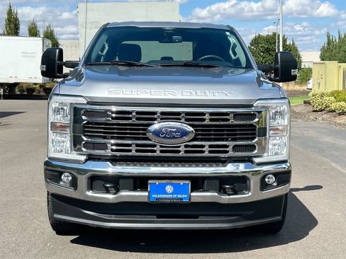 Used 2023 Ford F350 XLT image 9
