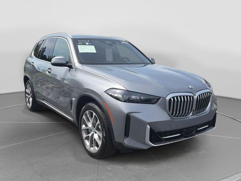 Certified 2024 BMW X5 xDrive40i w/ Parking Assistance Package AWD/4WD image 7