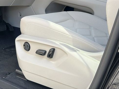 New 2026 Volkswagen Atlas SE image 18