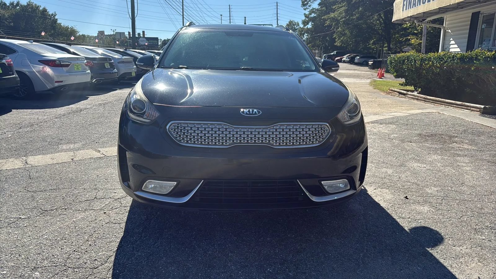 Used 2017 Kia Niro FWD image 2