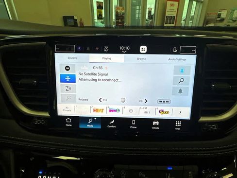 New 2027 Chrysler Pacifica Select AWD/4WD image 18