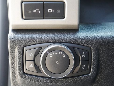 Used 2016 Ford F150 Lariat w/ Equipment Group 502A Luxury AWD/4WD image 28