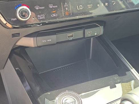 New 2026 Kia Niro EX FWD image 27