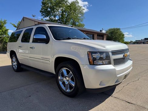 Used 2012 Chevrolet Suburban LTZ AWD/4WD image 3