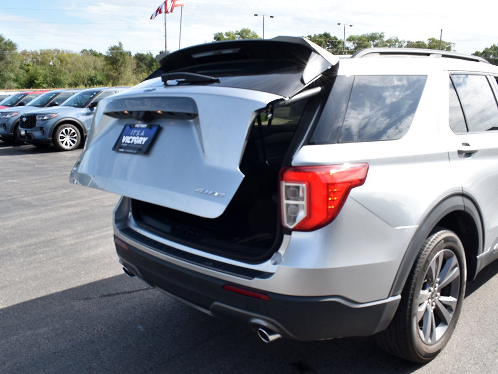 Used 2024 Ford Explorer XLT w/ Equipment Group 202A AWD/4WD image 30