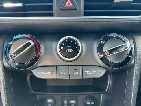 Used 2019 Hyundai Kona SE FWD image 24