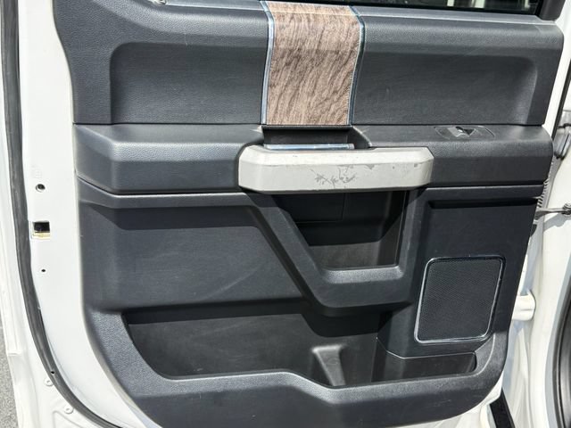 Used 2017 Ford F250 Lariat w/ Lariat Ultimate Package AWD/4WD image 29
