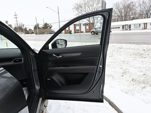 Used 2025 MAZDA CX-5 Signature image 18