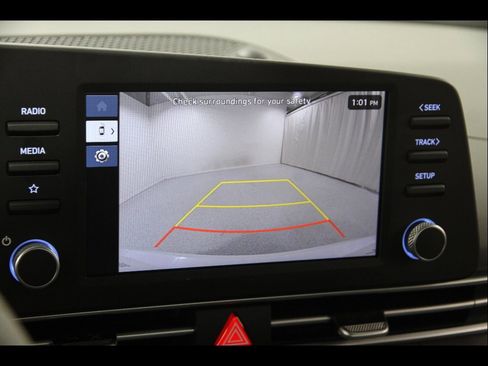 Certified 2025 Hyundai Elantra Sport FWD image 12