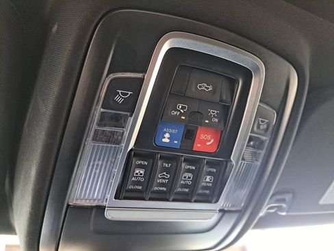 Used 2025 RAM 1500 Laramie w/ Sport Appearance Package AWD/4WD image 38