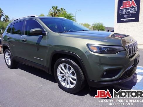 Used 2019 Jeep Cherokee Latitude w/ Popular Appearance Group FWD image 2