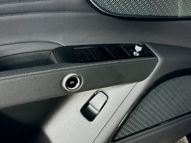 Used 2025 Maserati Grecale GT AWD/4WD image 23