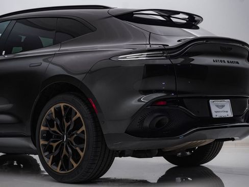 Used 2023 Aston Martin DBX AWD/4WD image 11