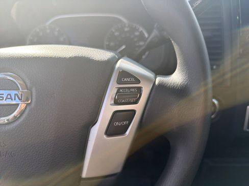 Used 2022 Nissan Titan S image 24