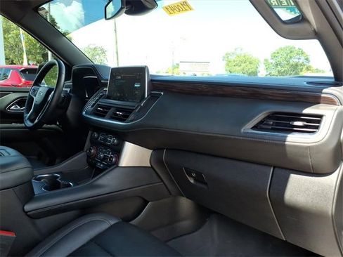 Used 2023 Chevrolet Suburban Z71 w/ Luxury Package image 22