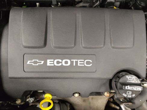 Used 2019 Chevrolet Trax LT w/ LT Convenience Package image 30