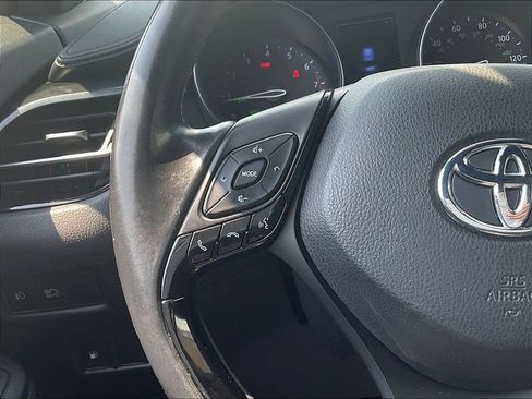 Used 2018 Toyota C-HR XLE FWD image 10