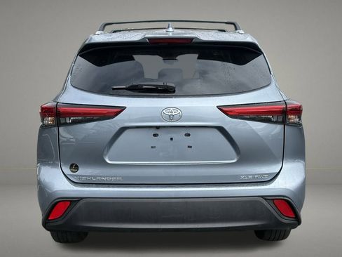 Used 2022 Toyota Highlander XLE image 4