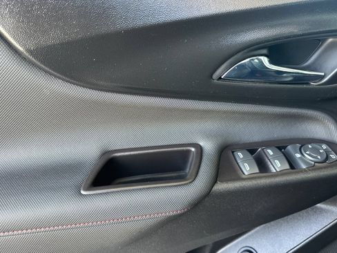 Used 2022 Chevrolet Equinox RS w/ RS Leather Package FWD image 11