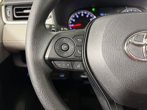 Used 2020 Toyota RAV4 XLE image 15