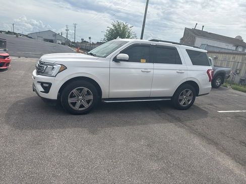 Used 2019 Ford Expedition XLT w/ Equipment Group 202A RWD image 8