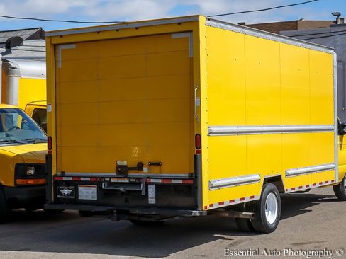 Used 2019 Ford E-350 and Econoline 350 Super Duty image 7