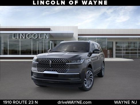 New 2026 Lincoln Navigator Reserve AWD/4WD image 2