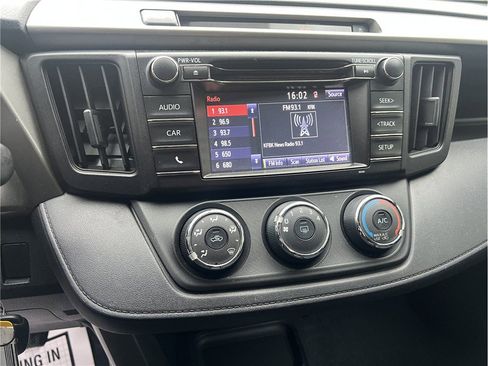 Used 2016 Toyota RAV4 LE AWD/4WD image 16