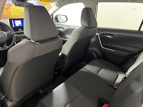 Certified 2025 Toyota RAV4 XLE FWD image 19