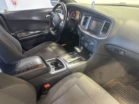 Used 2016 Dodge Charger SE RWD image 22