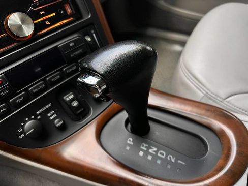 Used 1998 Lincoln Mark VIII RWD image 20