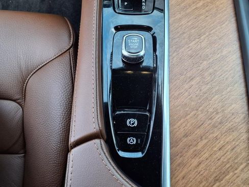 Certified 2025 Volvo XC90 B5 Plus image 16