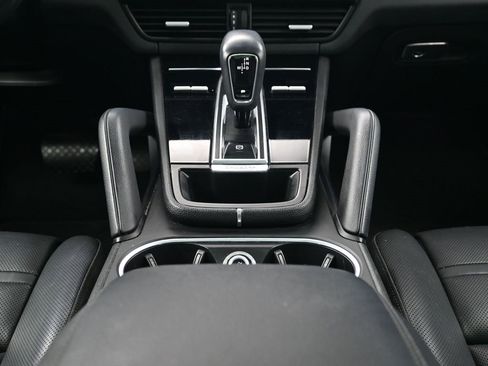 Used 2020 Porsche Cayenne image 10