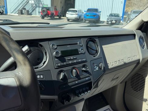 Used 2010 Ford F250 XLT AWD/4WD image 8