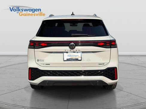 New 2026 Volkswagen Tiguan SEL R-Line AWD/4WD image 5