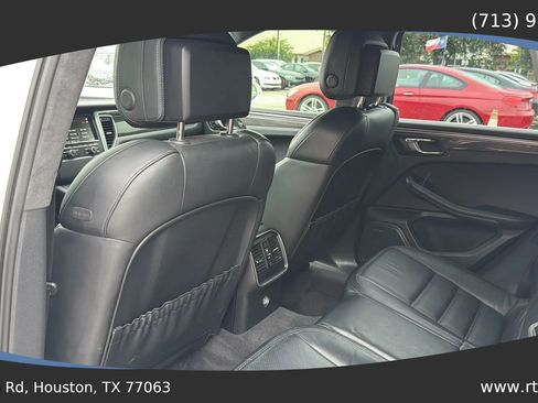 Used 2015 Porsche Macan Turbo AWD/4WD image 28