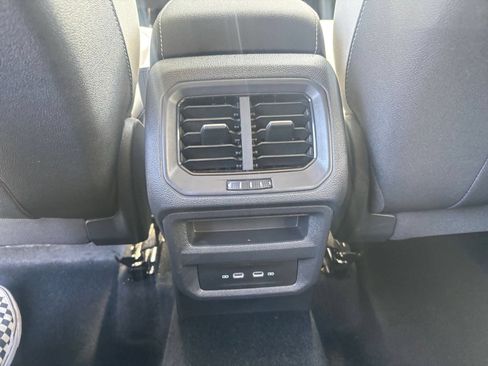 Used 2026 Volkswagen Taos SE FWD image 23