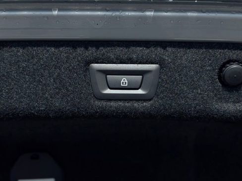 Used 2017 BMW 540i xDrive AWD/4WD image 13