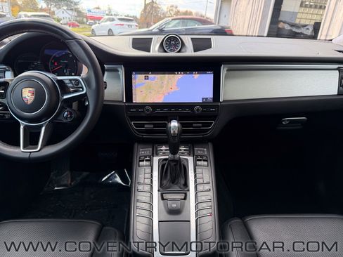 Used 2020 Porsche Macan Turbo image 38